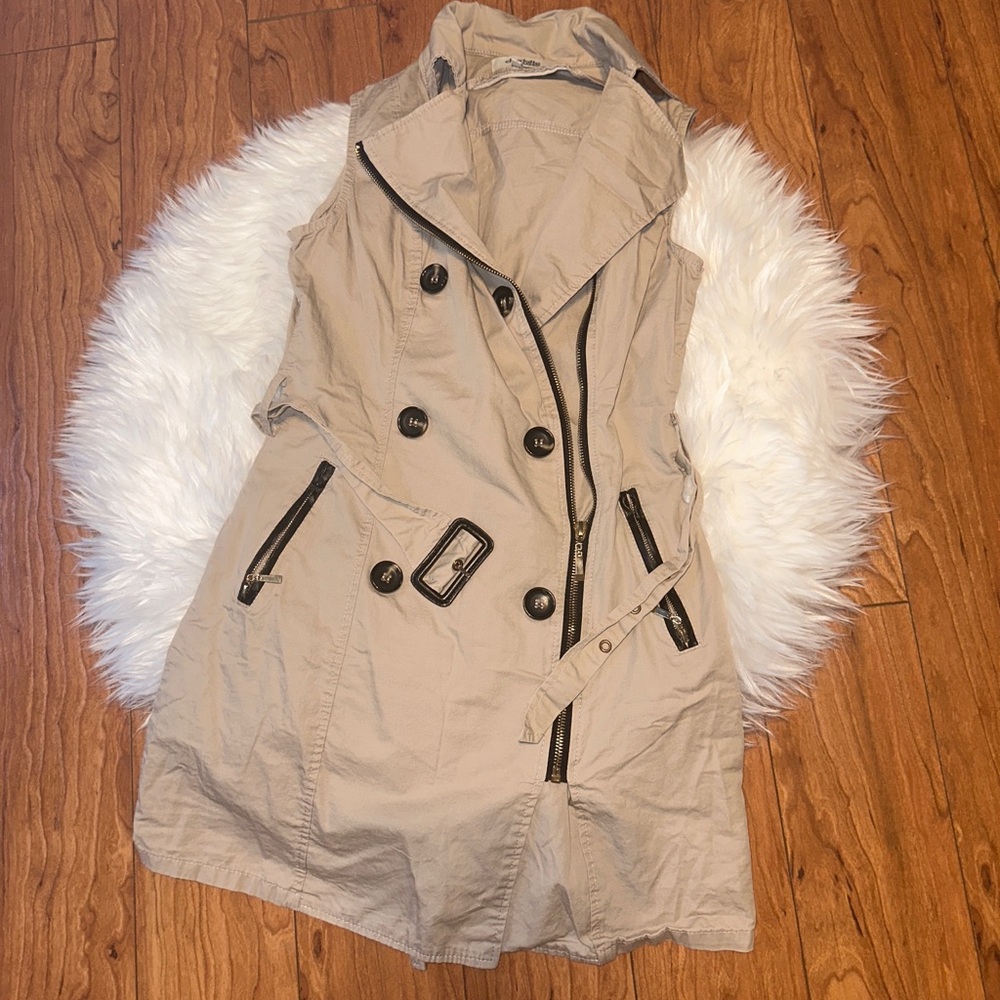 Trench coat style zip up dress with belt